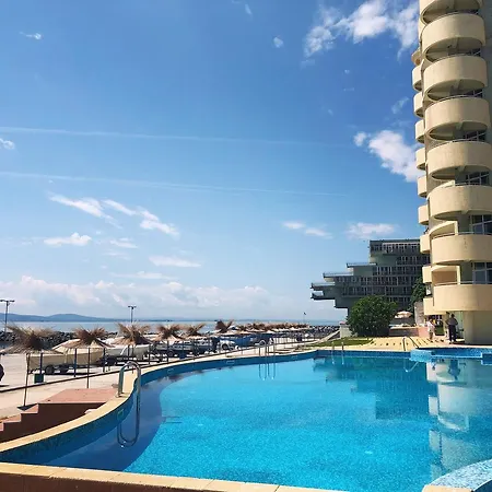 Отель Pomorie Sun