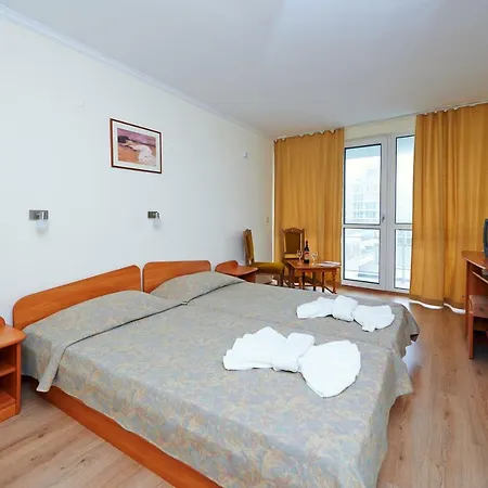 Отель Pomorie Sun